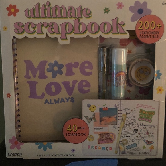 New in box ! Scrapbook kit - fun summer craft or boredom buster :) - Picture 1 of 2